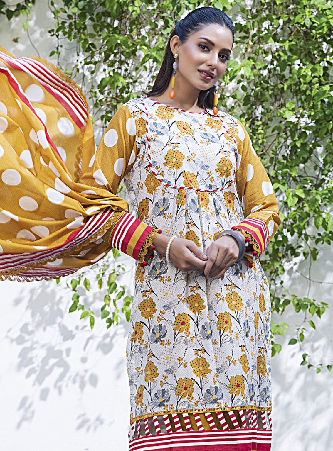 Anum By Al Zohaib Printed Lawn Suits Unstitched 3 Piece - AZ24APL2 03 Anum By Al Zohaib Printed Lawn Suits Unstitched 3 Piece - AZ24APL2 03