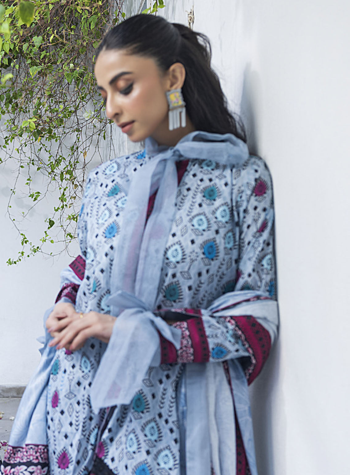 Anum By Al Zohaib Printed Lawn Suits Unstitched 3 Piece - AZ24APL2 04 Anum By Al Zohaib Printed Lawn Suits Unstitched 3 Piece - AZ24APL2 04