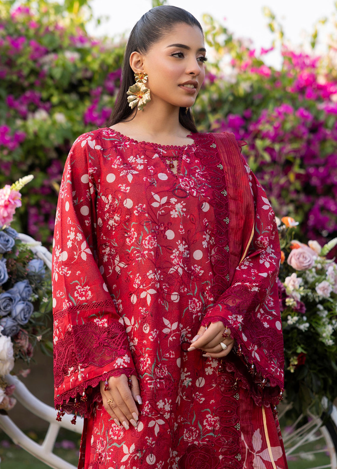 Applique Kari By Alzohaib Embroidered Lawn 3 Piece Unstitched Suit AZ26ACV3 D-05 Applique Kari By Alzohaib Embroidered Lawn 3 Piece Unstitched Suit AZ26ACV3 D-05