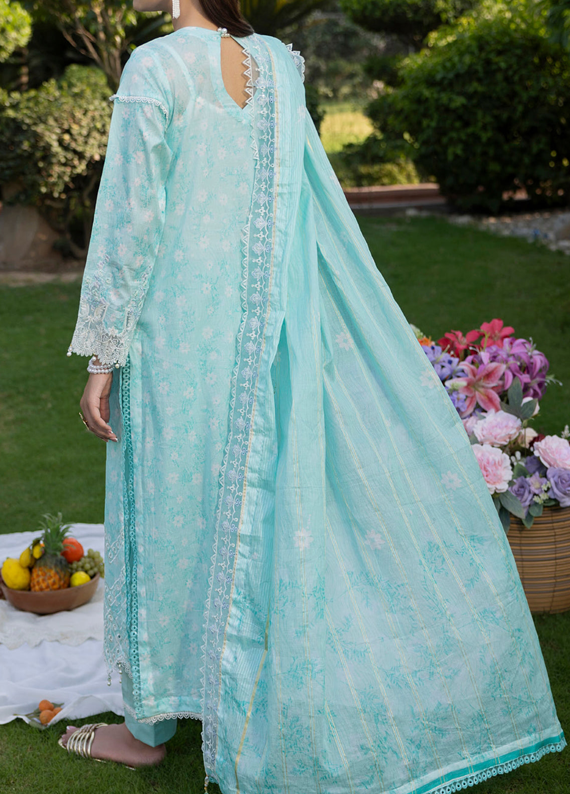 Applique Kari By Alzohaib Embroidered Lawn 3 Piece Unstitched Suit AZ26ACV3 D-08 Applique Kari By Alzohaib Embroidered Lawn 3 Piece Unstitched Suit AZ26ACV3 D-08