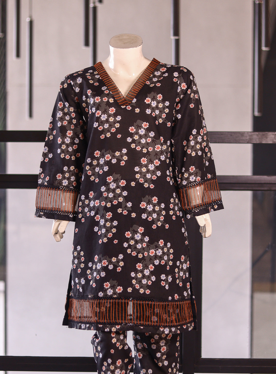 Aroob Fancy Cotton Stitched Suits - ARB25G 0218 BLACK Aroob Fancy Cotton Stitched Suits - ARB25G 0218 BLACK