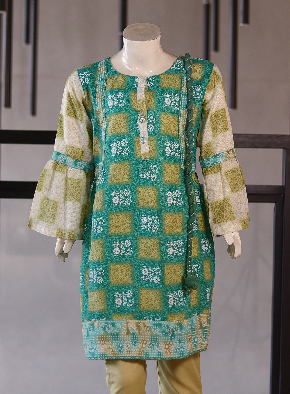 Aroob Fancy Embroidered Fabron Suits Stitched 3 Piece - ARB25G 0181 GREEN Aroob Fancy Embroidered Fabron Suits Stitched 3 Piece - ARB25G 0181 GREEN