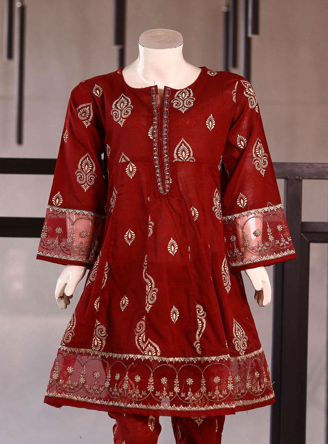 Aroob Fancy Embroidered Lawn Suits Stitched 2 Piece - ARB25G 0163 MAROON Aroob Fancy Embroidered Lawn Suits Stitched 2 Piece - ARB25G 0163 MAROON