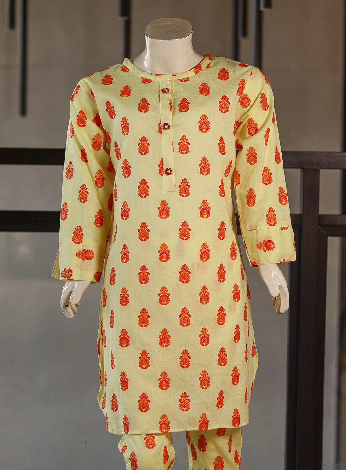 Aroob Fancy Embroidered Lawn Suits Stitched 2 Piece - ARB25G 0173 YELLOW Aroob Fancy Embroidered Lawn Suits Stitched 2 Piece - ARB25G 0173 YELLOW