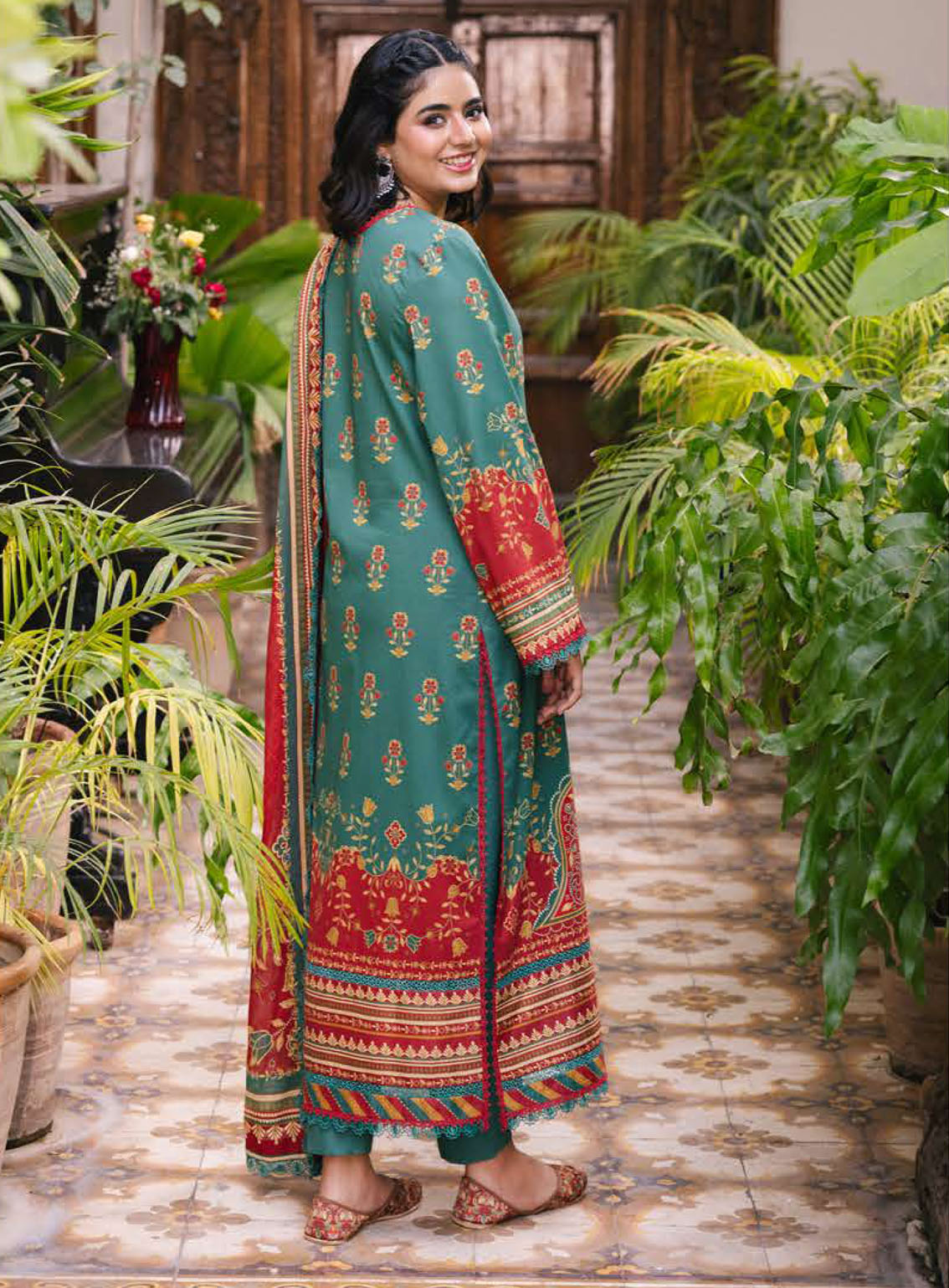 Asim Jofa Printed Lawn Suits Unstitched 3 Piece - AJ24BP AJGB-01 Asim Jofa Printed Lawn Suits Unstitched 3 Piece - AJ24BP AJGB-01
