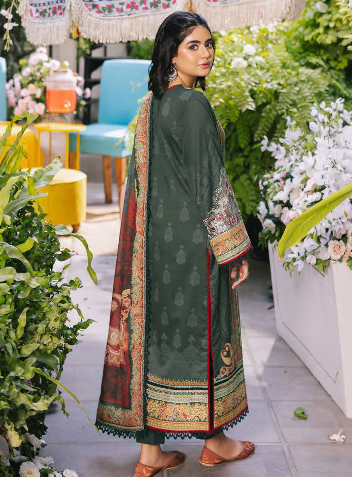 Asim Jofa Printed Lawn Suits Unstitched 3 Piece - AJ24BP AJGB-17 Asim Jofa Printed Lawn Suits Unstitched 3 Piece - AJ24BP AJGB-17