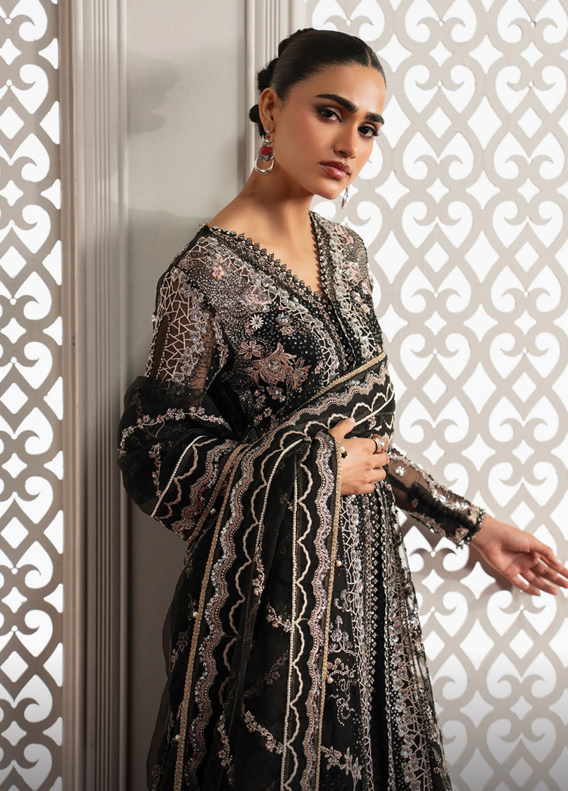 Aure By Afrozeh Formals Embroidered Organza 3 Piece Unstitched Suit AF26AF D-1231 MAGNIFIQUE Aure By Afrozeh Formals Embroidered Organza 3 Piece Unstitched Suit AF26AF D-1231 MAGNIFIQUE
