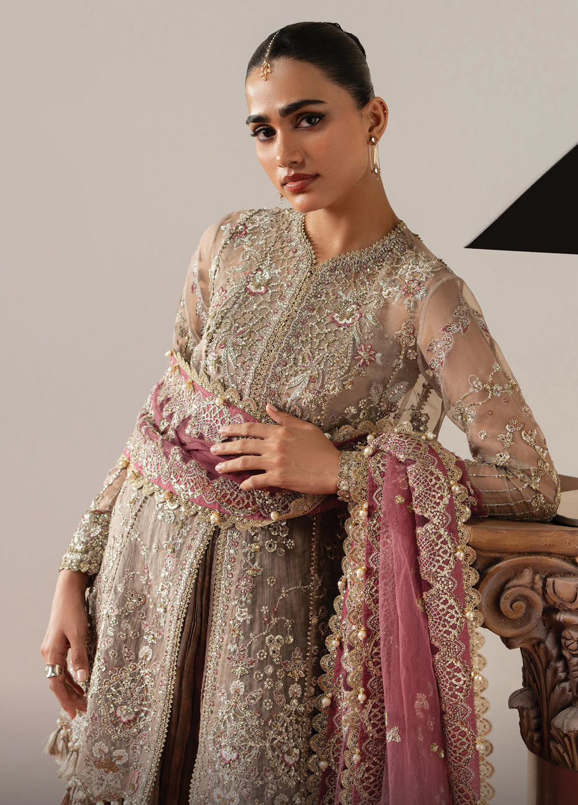 Aure By Afrozeh Formals Embroidered Organza 3 Piece Unstitched Suit AF26AF D-1238 GILDED GRACE Aure By Afrozeh Formals Embroidered Organza 3 Piece Unstitched Suit AF26AF D-1238 GILDED GRACE