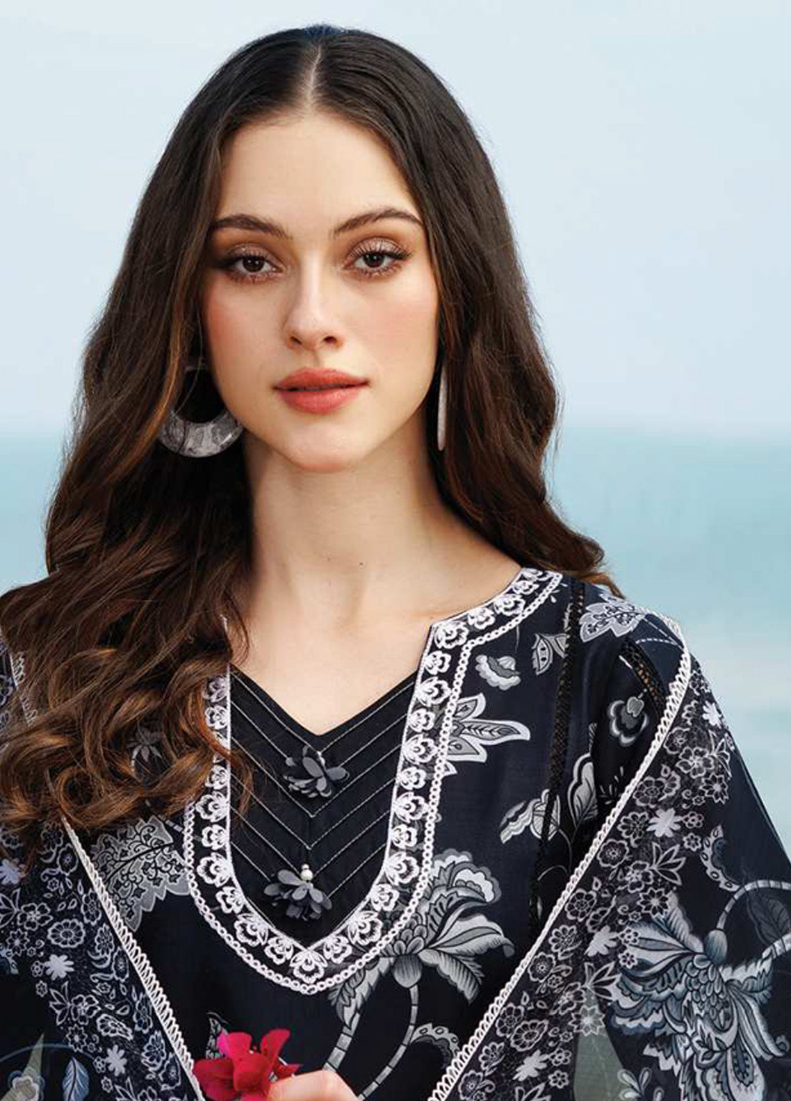 Aurea by Farasha Embroidered Lawn Suits Unstitched 3 Piece - FSH25AEL 05 SABLE DUSK Aurea by Farasha Embroidered Lawn Suits Unstitched 3 Piece - FSH25AEL 05 SABLE DUSK