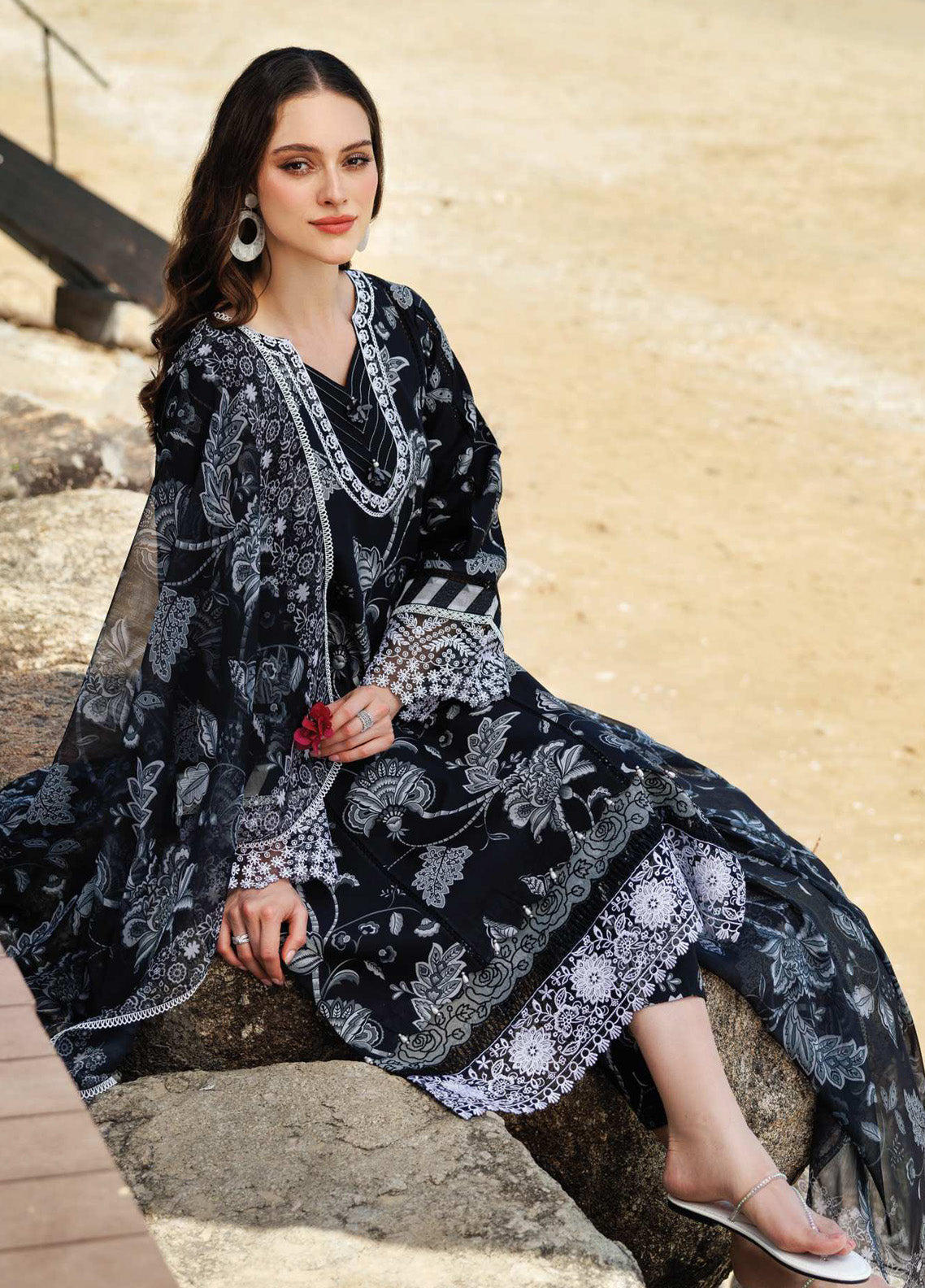Aurea by Farasha Embroidered Lawn Suits Unstitched 3 Piece - FSH25AEL 05 SABLE DUSK Aurea by Farasha Embroidered Lawn Suits Unstitched 3 Piece - FSH25AEL 05 SABLE DUSK
