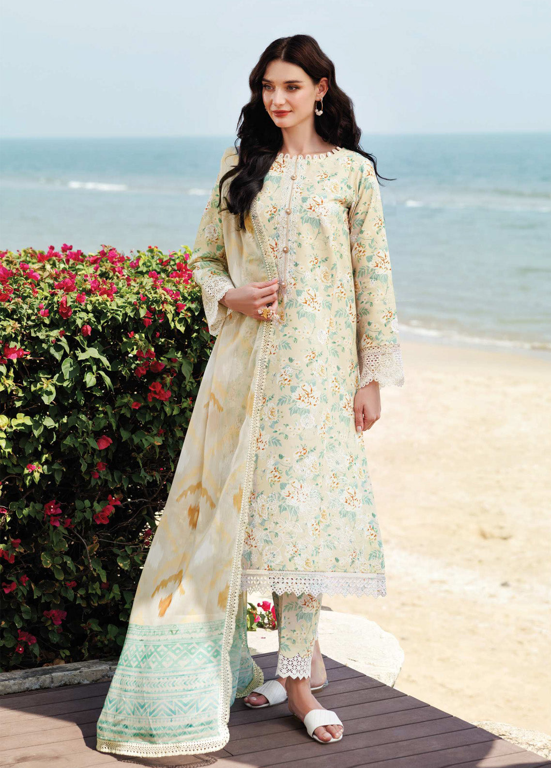 Aurea by Farasha Embroidered Lawn Suits Unstitched 3 Piece - FSH25AEL 08 LUSH CREAM Aurea by Farasha Embroidered Lawn Suits Unstitched 3 Piece - FSH25AEL 08 LUSH CREAM