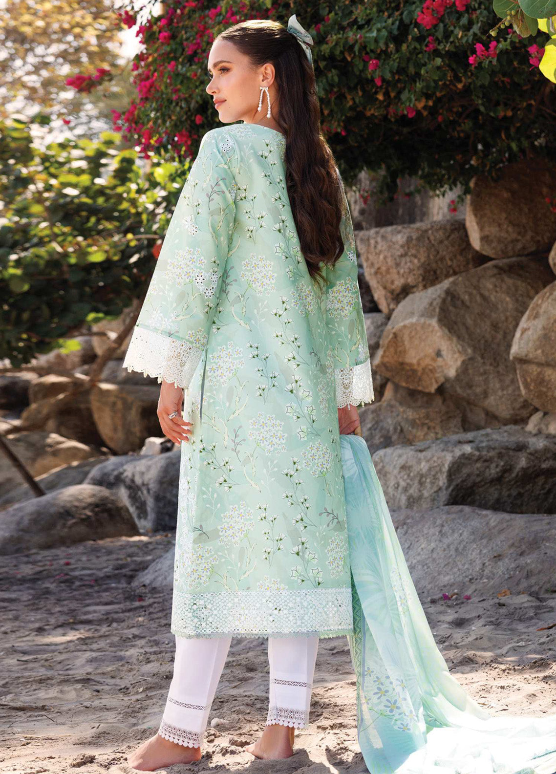 Aurea by Farasha Embroidered Lawn Suits Unstitched 3 Piece - FSH25AEL 10 TULIP GLOW Aurea by Farasha Embroidered Lawn Suits Unstitched 3 Piece - FSH25AEL 10 TULIP GLOW