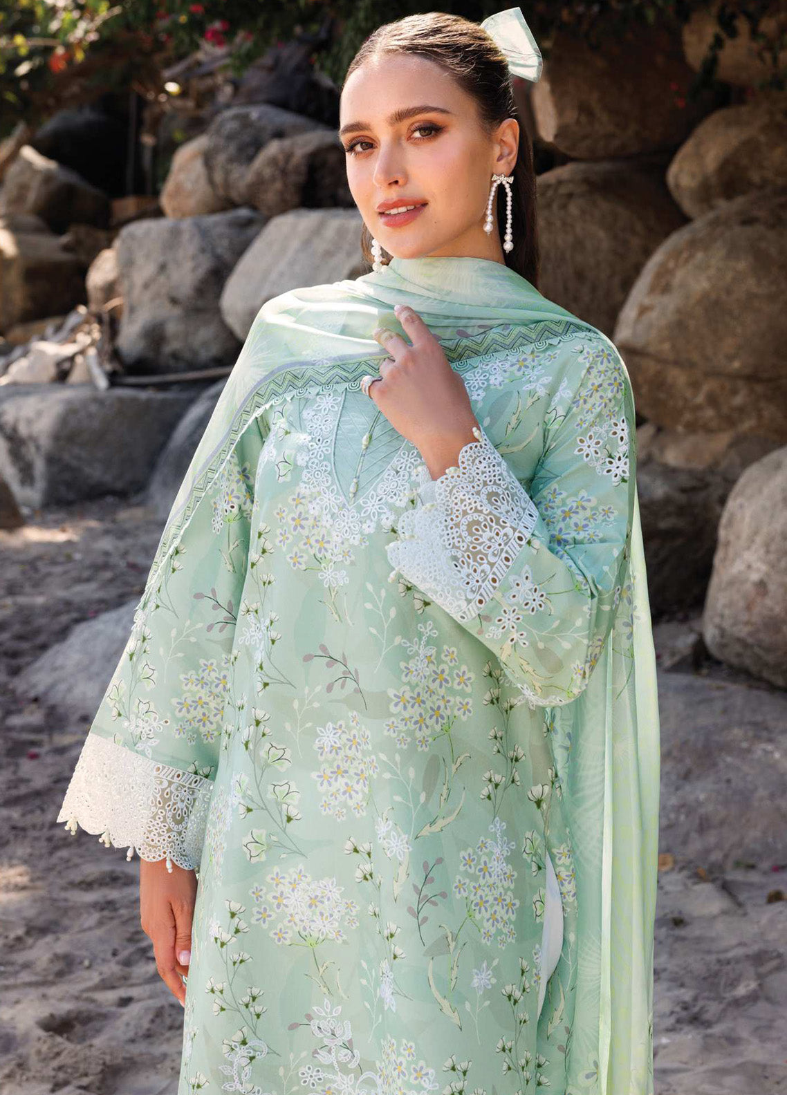Aurea by Farasha Embroidered Lawn Suits Unstitched 3 Piece - FSH25AEL 10 TULIP GLOW Aurea by Farasha Embroidered Lawn Suits Unstitched 3 Piece - FSH25AEL 10 TULIP GLOW