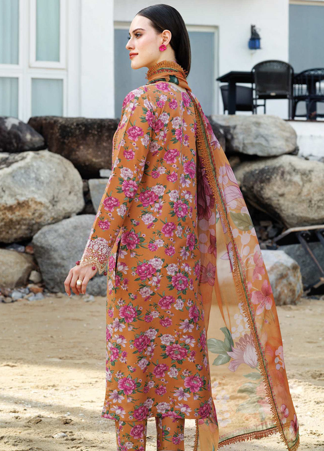 Aurea by Farasha Embroidered Lawn Suits Unstitched 3 Piece - FSH25AEL 16 CORAL HAZE Aurea by Farasha Embroidered Lawn Suits Unstitched 3 Piece - FSH25AEL 16 CORAL HAZE