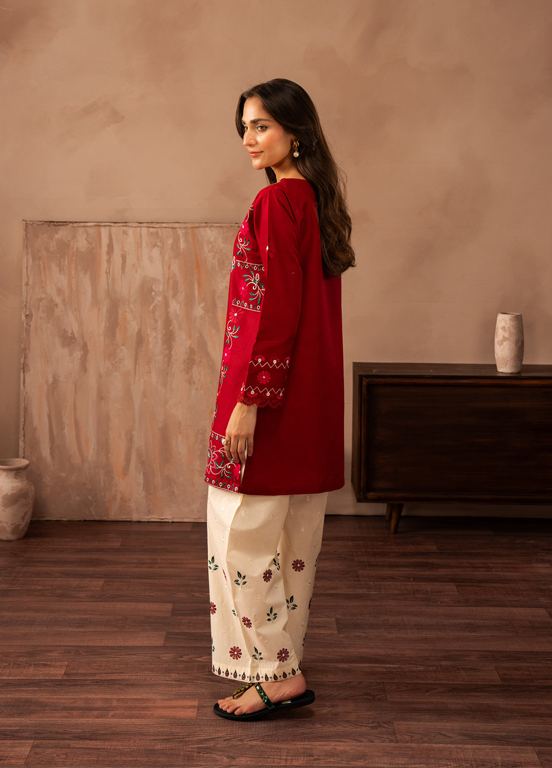 Ayaane By Amani Pret Printed Lawn 2 Piece Stitched Shirt Trouser AP26AP D-AY-1093 RUHAYEE Red White - Back View Ayaane By Amani Pret Printed Lawn 2 Piece Stitched Shirt Trouser AP26AP D-AY-1093 RUHAYEE Red White - Back View