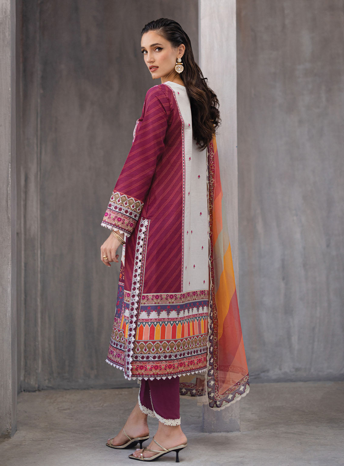 Azalea By Roheenaz Printed Lawn Suits Unstitched 3 Piece - RNZ24APL RNZ-05B Azalea By Roheenaz Printed Lawn Suits Unstitched 3 Piece - RNZ24APL RNZ-05B