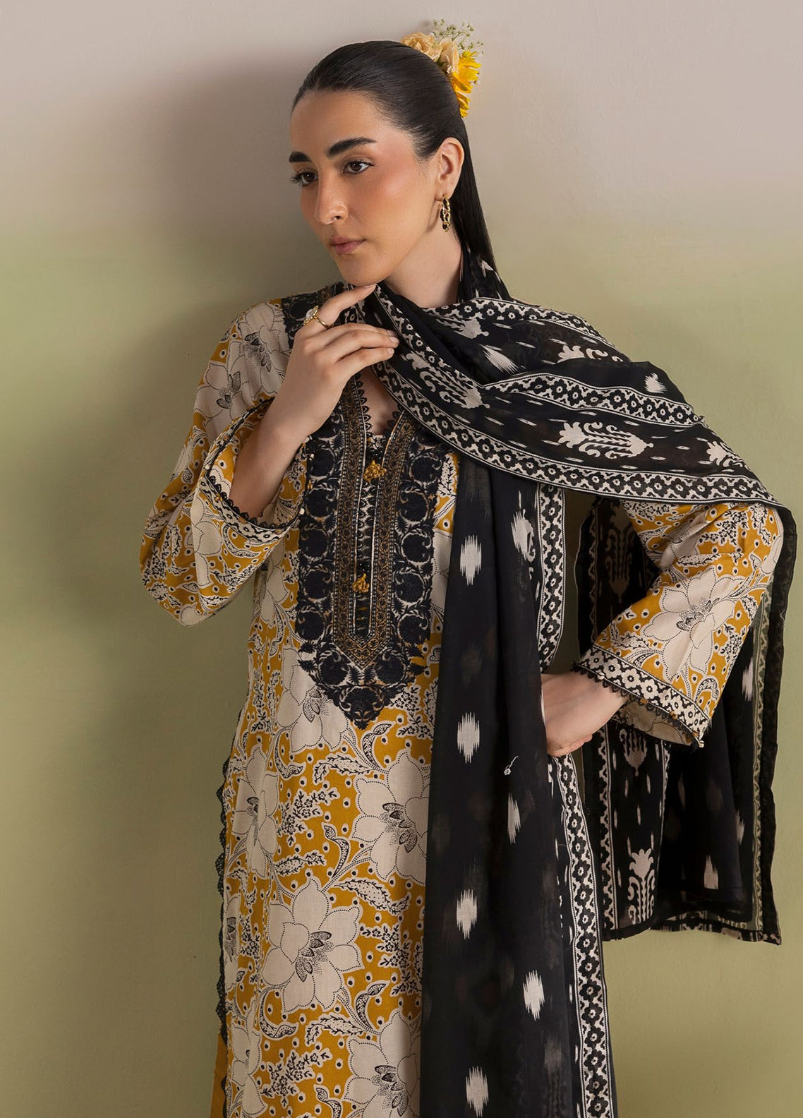 Bagheecha By Gul Ahmed Embroidered Lawn 3 Piece Unstitched Suit GA26BS D-CL-62342 Bagheecha By Gul Ahmed Embroidered Lawn 3 Piece Unstitched Suit GA26BS D-CL-62342
