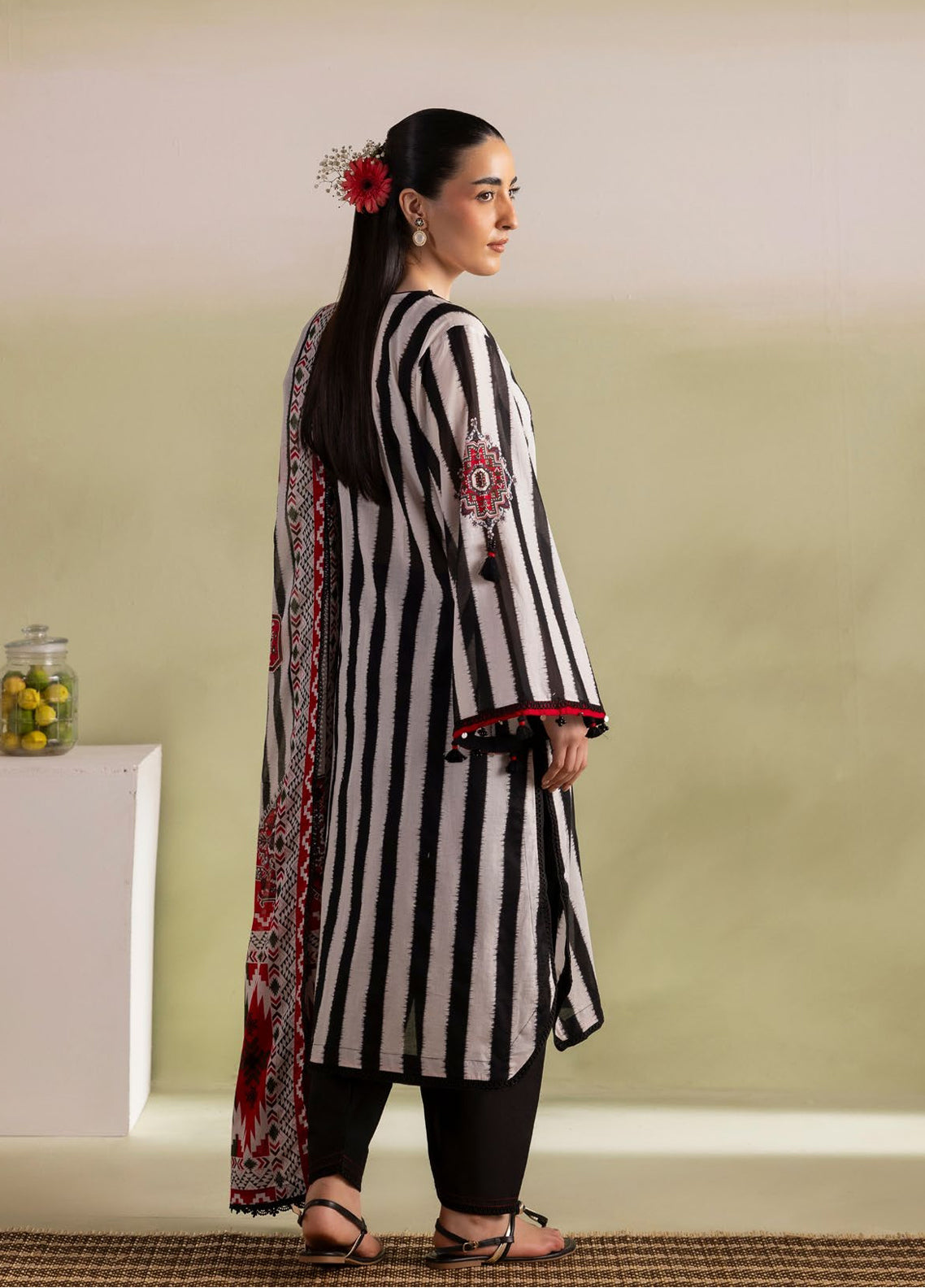 Bagheecha By Gul Ahmed Printed Lawn 3 Piece Unstitched Suit GA26BS D-CL-62396 Bagheecha By Gul Ahmed Printed Lawn 3 Piece Unstitched Suit GA26BS D-CL-62396