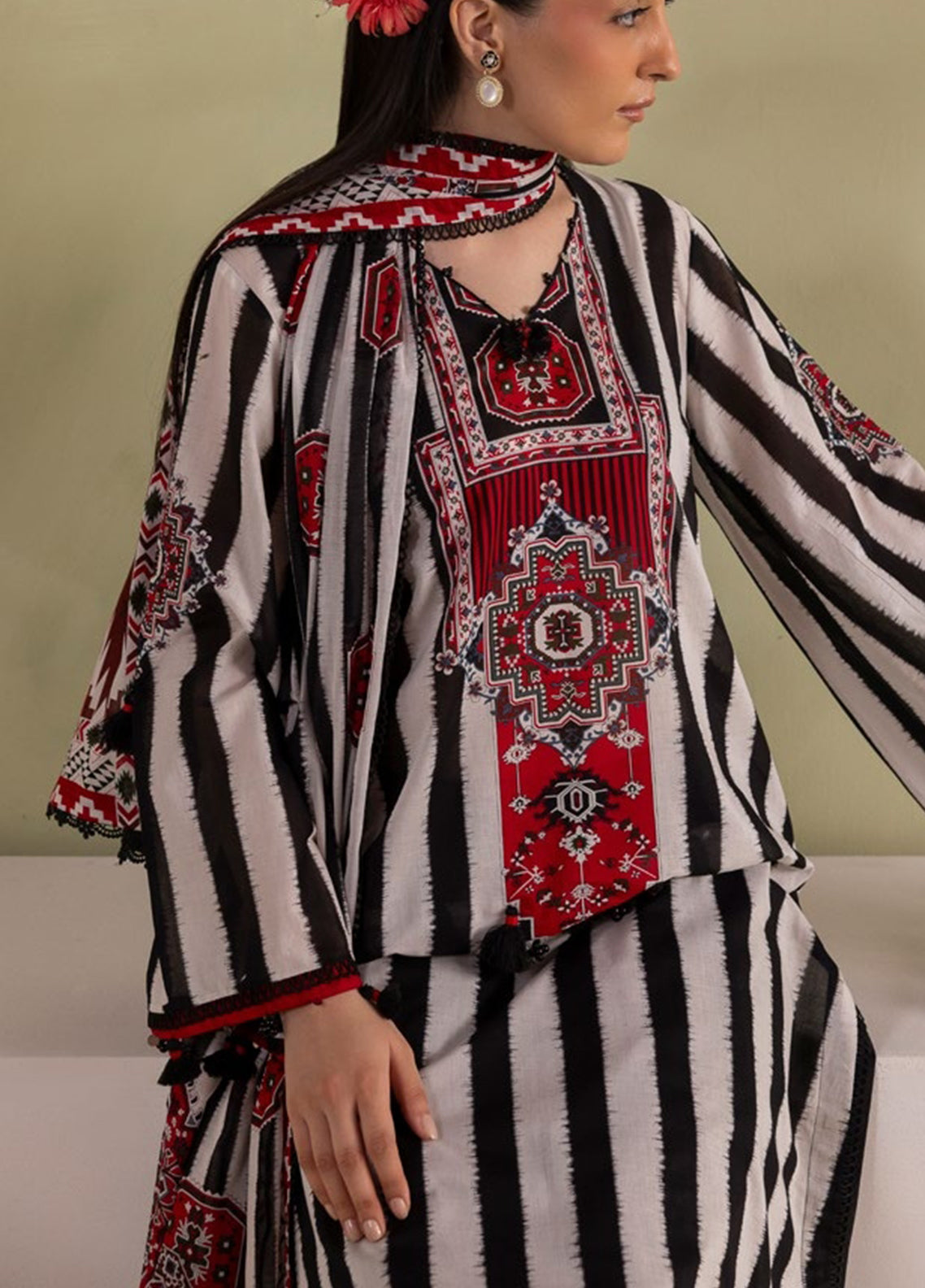 Bagheecha By Gul Ahmed Printed Lawn 3 Piece Unstitched Suit GA26BS D-CL-62396 Bagheecha By Gul Ahmed Printed Lawn 3 Piece Unstitched Suit GA26BS D-CL-62396