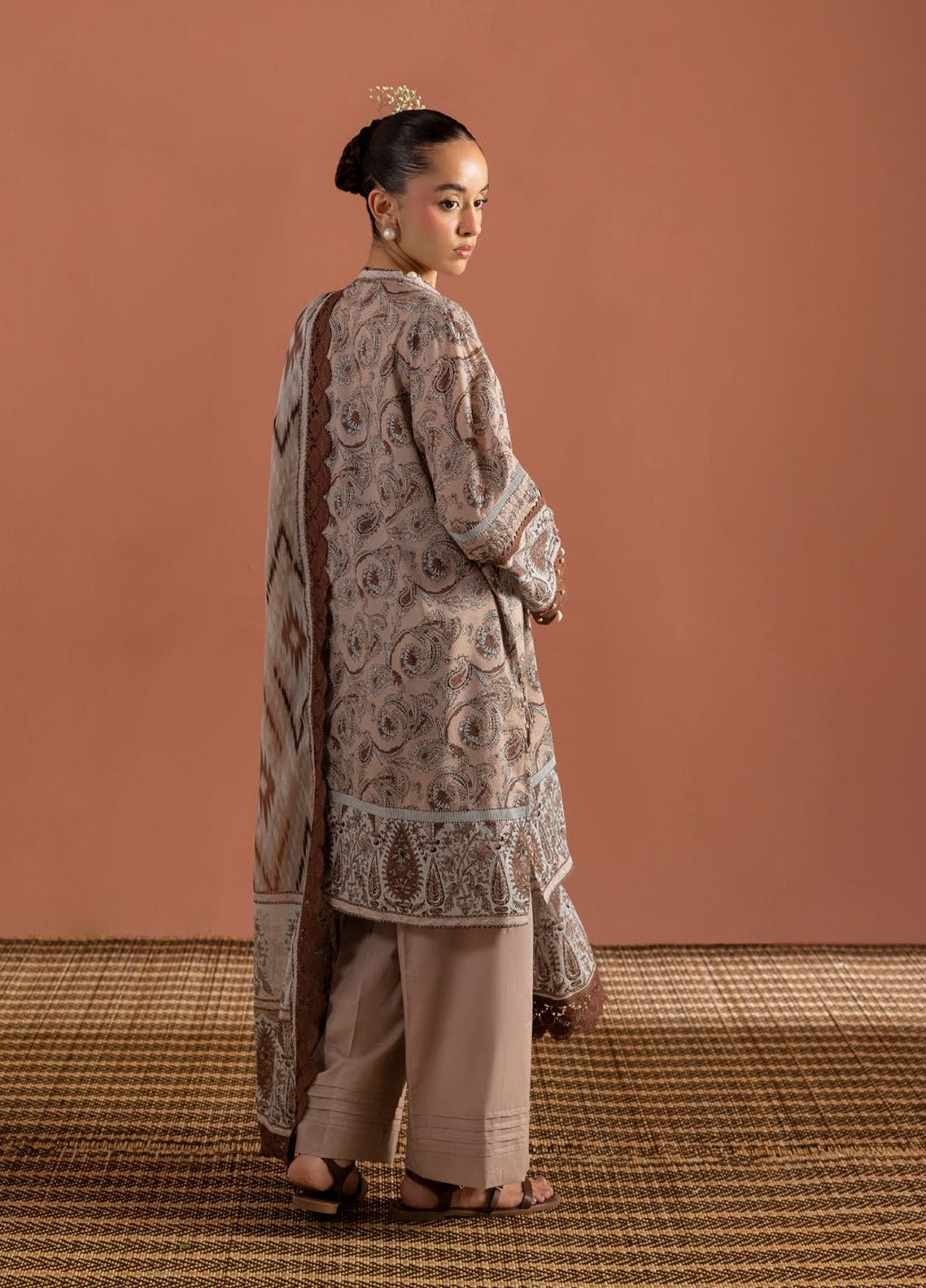 Bagheecha By Gul Ahmed Printed Lawn 3 Piece Unstitched Suit GA26BS D-CL-62449 Bagheecha By Gul Ahmed Printed Lawn 3 Piece Unstitched Suit GA26BS D-CL-62449