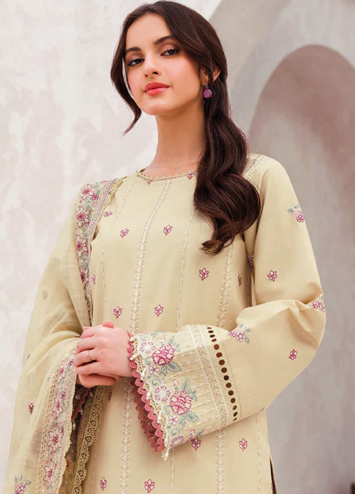 Bahar by Farasha Embroidered Lawn Suits Unstitched 3 Piece - FSH25B 02 SURREAL BEIGE Bahar by Farasha Embroidered Lawn Suits Unstitched 3 Piece - FSH25B 02 SURREAL BEIGE