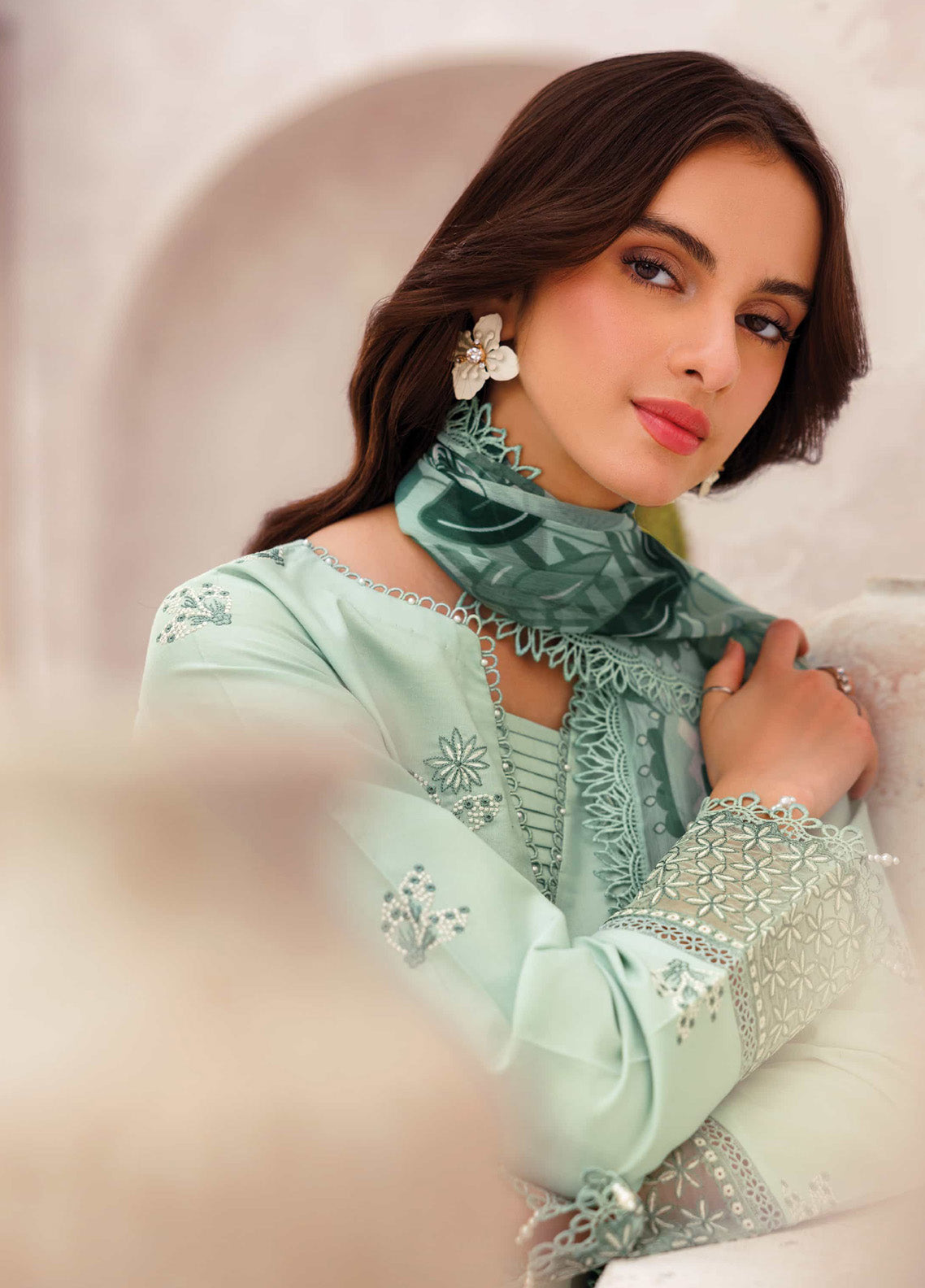 Bahar by Farasha Embroidered Lawn Suits Unstitched 3 Piece - FSH25B 04 AQUA CASCADE Bahar by Farasha Embroidered Lawn Suits Unstitched 3 Piece - FSH25B 04 AQUA CASCADE