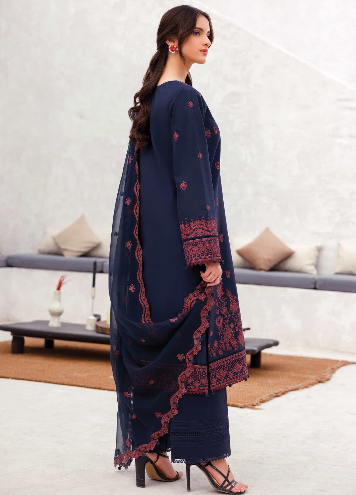 Bahar by Farasha Embroidered Lawn Suits Unstitched 3 Piece - FSH25B 05 COBALT CHARM Bahar by Farasha Embroidered Lawn Suits Unstitched 3 Piece - FSH25B 05 COBALT CHARM