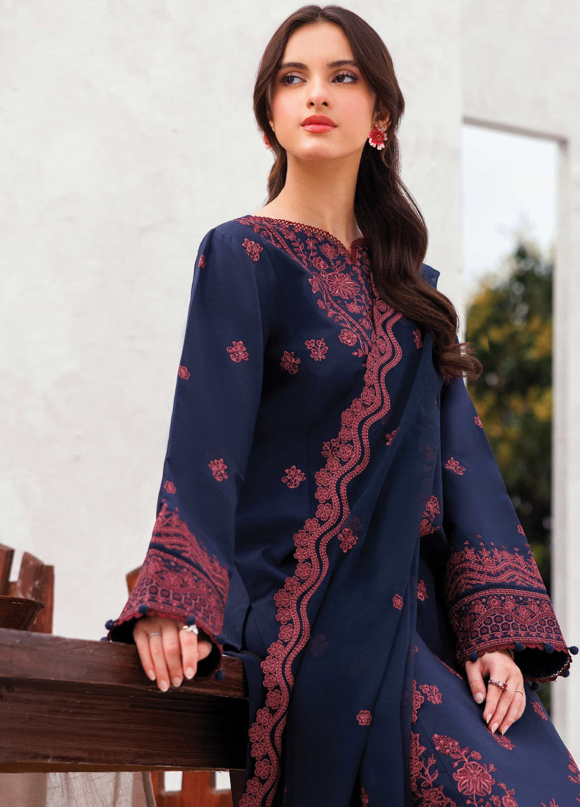 Bahar by Farasha Embroidered Lawn Suits Unstitched 3 Piece - FSH25B 05 COBALT CHARM Bahar by Farasha Embroidered Lawn Suits Unstitched 3 Piece - FSH25B 05 COBALT CHARM