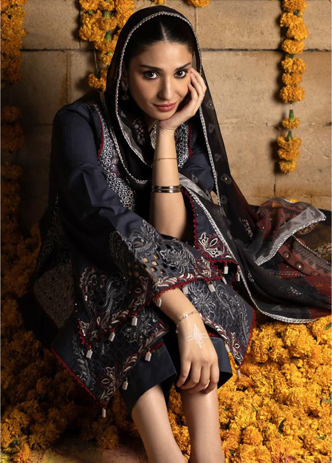 Bandhani By Al Zohaib Chikankari Lawn Suits Unstitched 3 Piece - AZ26BCL BTJ-26-10 Bandhani By Al Zohaib Chikankari Lawn Suits Unstitched 3 Piece - AZ26BCL BTJ-26-10