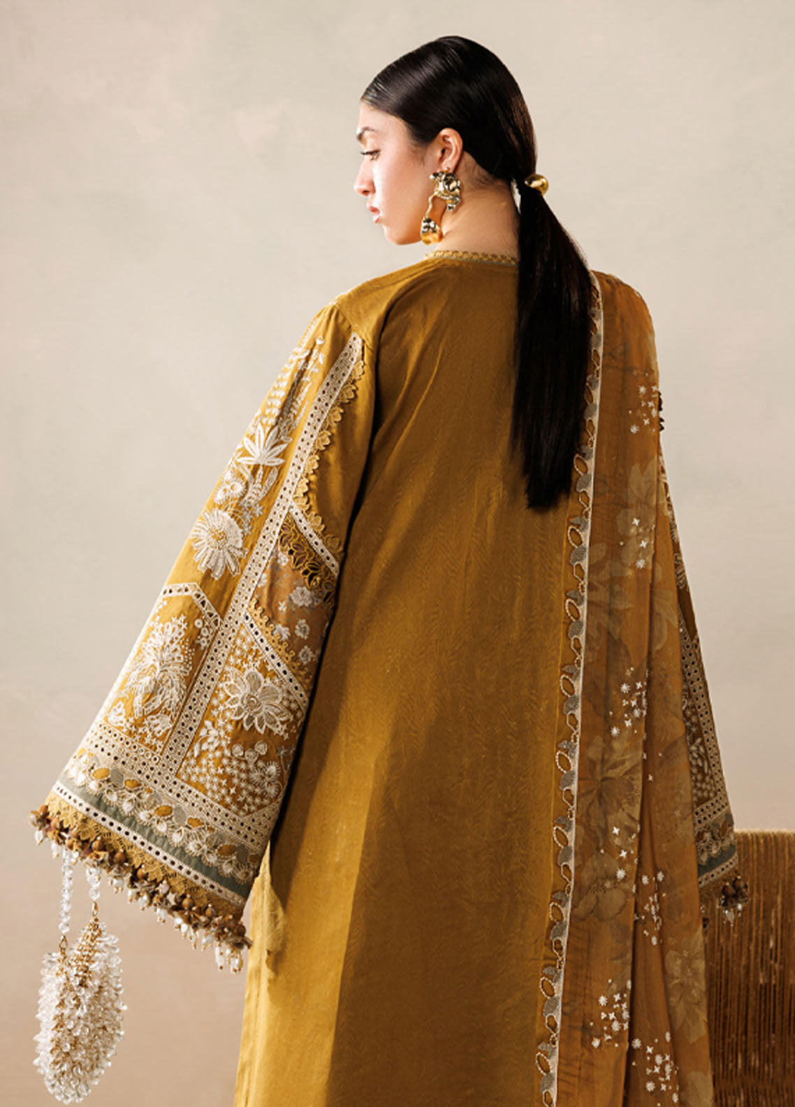 Baroque Embroidered Lawn 3 Piece Unstitched Suit BQ26EL D-07 Baroque Embroidered Lawn 3 Piece Unstitched Suit BQ26EL D-07