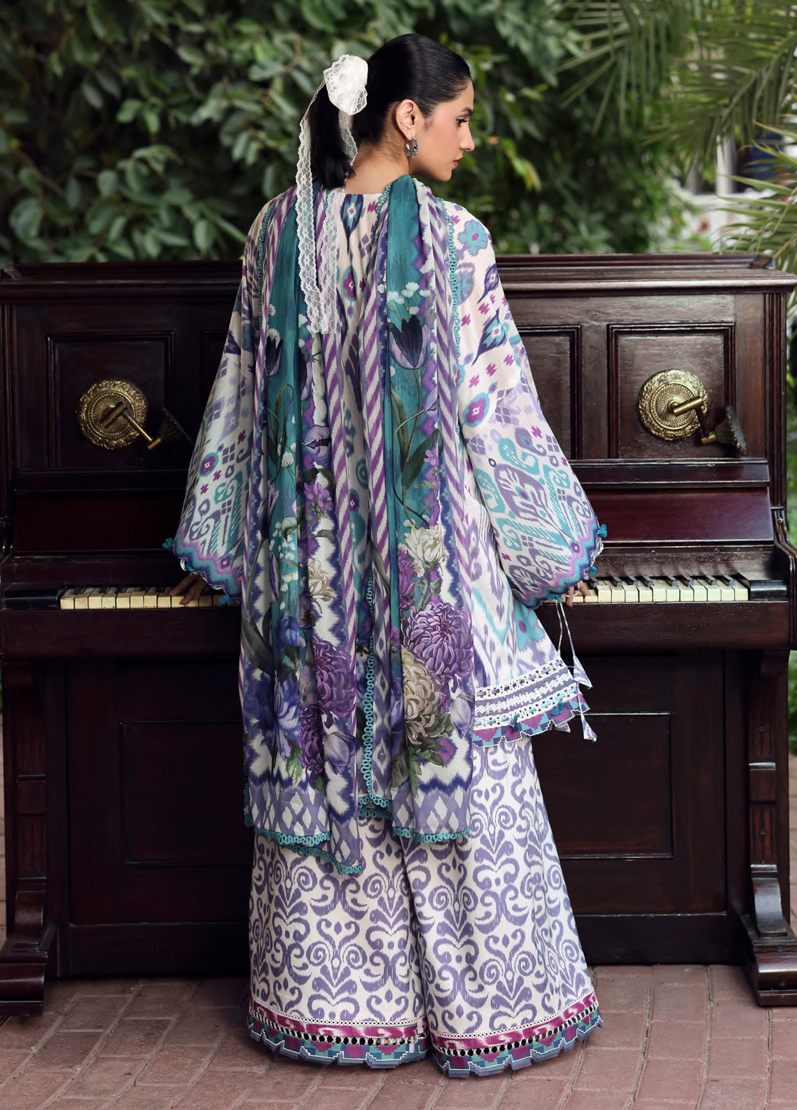 Belladore By Elaf Printed Lawn 3 Piece Unstitched Suit EF26BPC D-EPA-2A PRISM Belladore By Elaf Printed Lawn 3 Piece Unstitched Suit EF26BPC D-EPA-2A PRISM