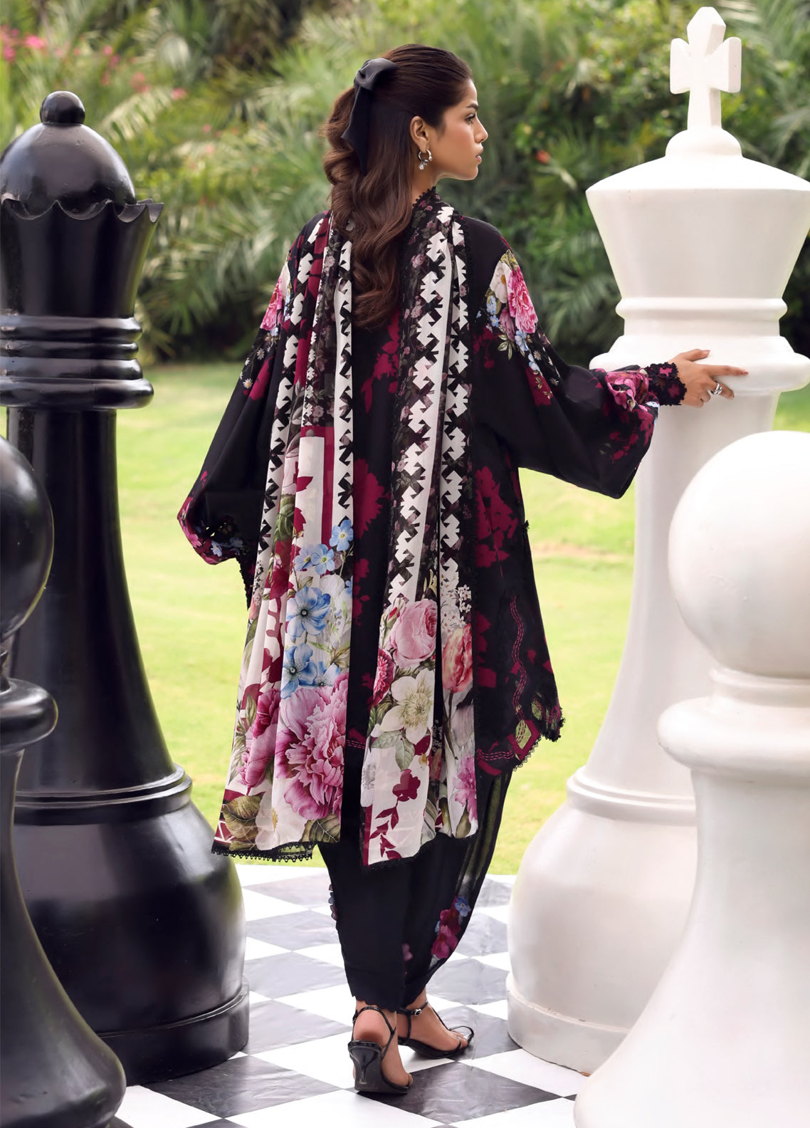 Belladore By Elaf Printed Lawn 3 Piece Unstitched Suit EF26BPC D-EPA-4A SCARLET Belladore By Elaf Printed Lawn 3 Piece Unstitched Suit EF26BPC D-EPA-4A SCARLET