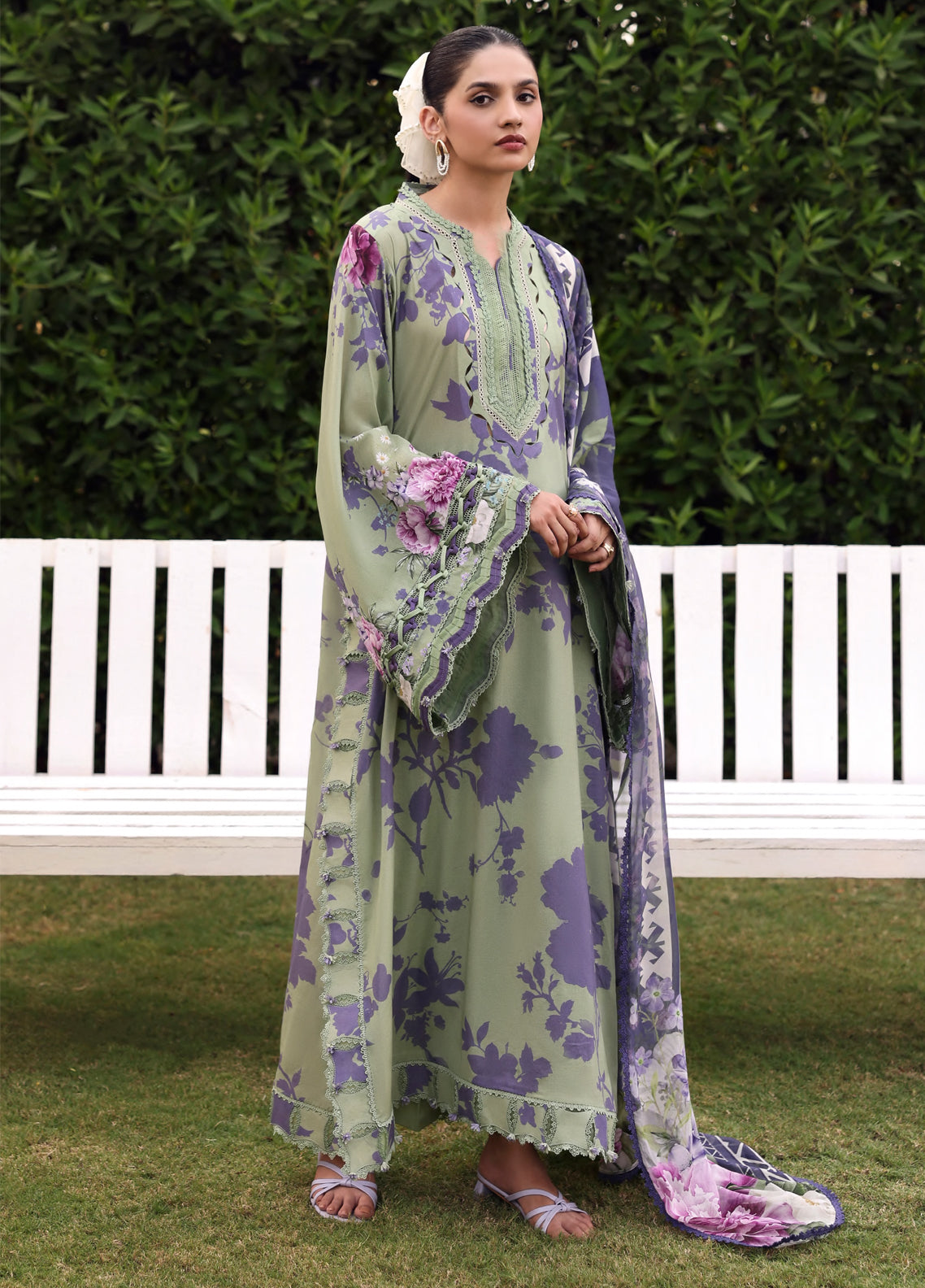 Belladore By Elaf Printed Lawn 3 Piece Unstitched Suit EF26BPC D-EPA-4B VIENNA Belladore By Elaf Printed Lawn 3 Piece Unstitched Suit EF26BPC D-EPA-4B VIENNA