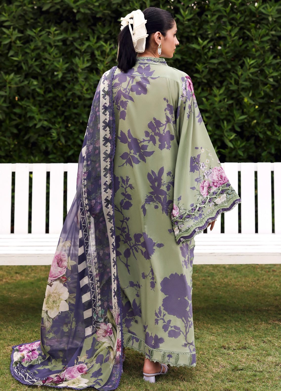 Belladore By Elaf Printed Lawn 3 Piece Unstitched Suit EF26BPC D-EPA-4B VIENNA Belladore By Elaf Printed Lawn 3 Piece Unstitched Suit EF26BPC D-EPA-4B VIENNA