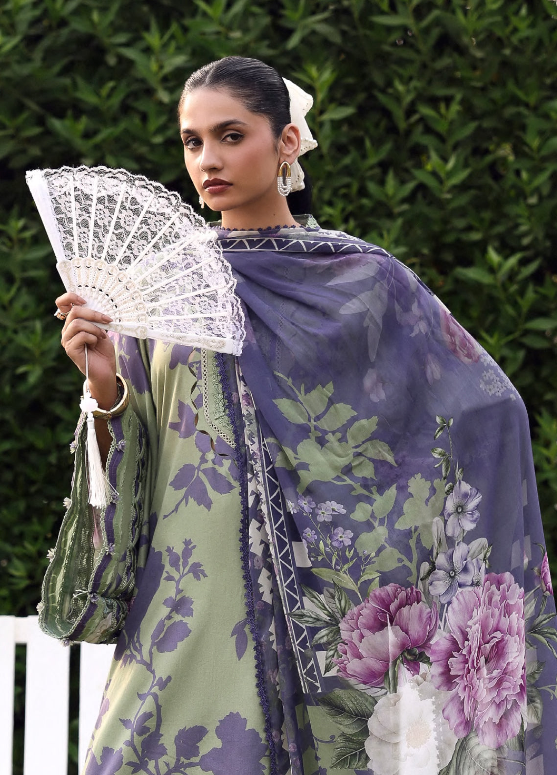 Belladore By Elaf Printed Lawn 3 Piece Unstitched Suit EF26BPC D-EPA-4B VIENNA Belladore By Elaf Printed Lawn 3 Piece Unstitched Suit EF26BPC D-EPA-4B VIENNA