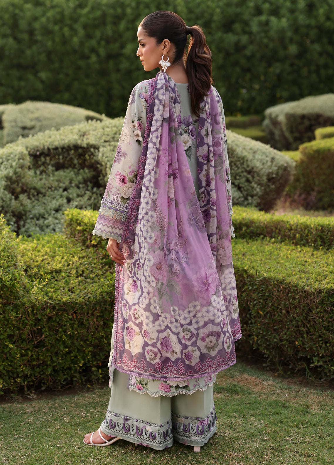 Belladore By Elaf Printed Lawn 3 Piece Unstitched Suit EF26BPC D-EPA-6A CASTELLA Belladore By Elaf Printed Lawn 3 Piece Unstitched Suit EF26BPC D-EPA-6A CASTELLA