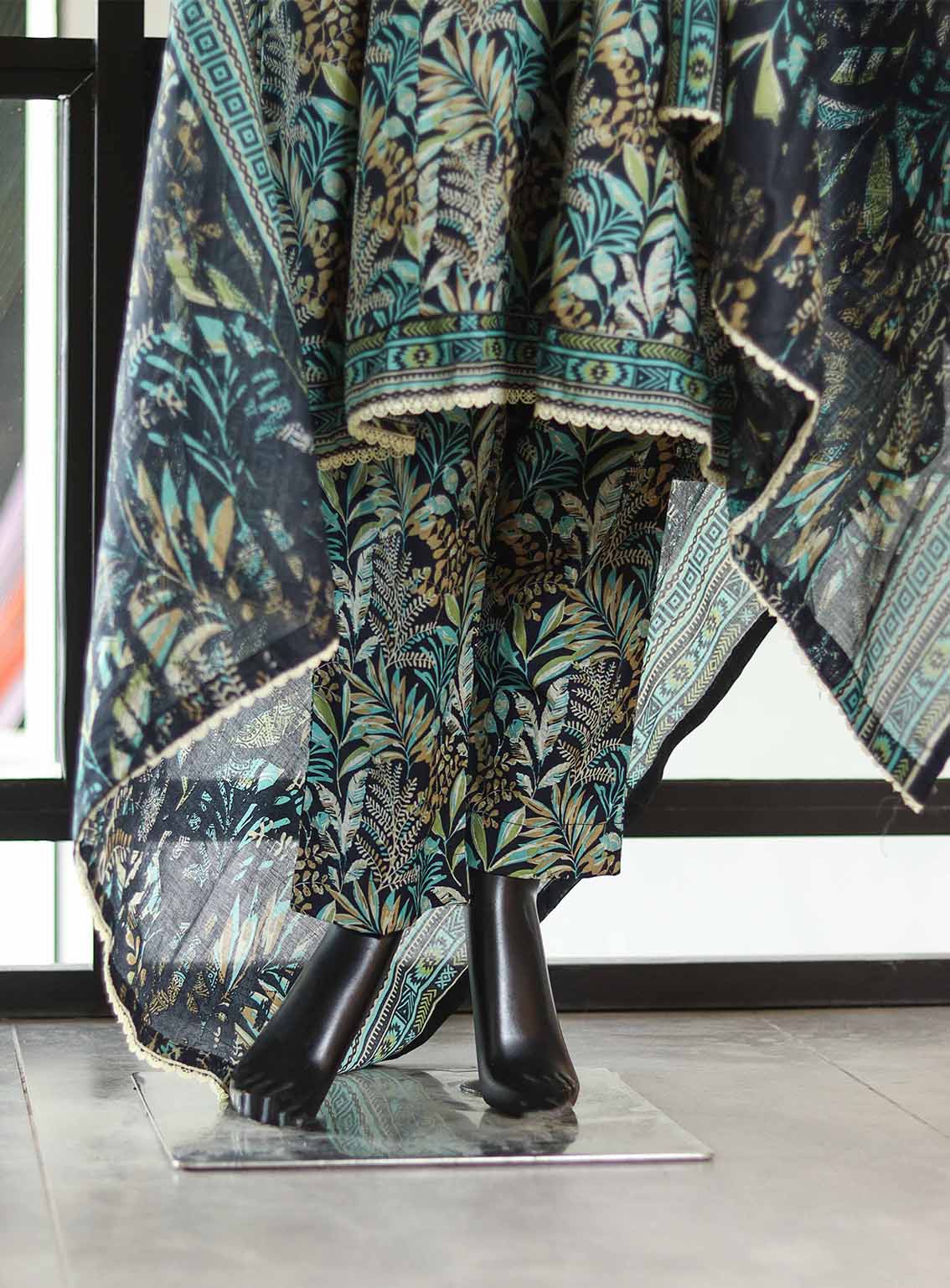 Bin Saeed Digital Printed Lawn Suits Stitched 3 Piece - BS25DPL RF08 Bin Saeed Digital Printed Lawn Suits Stitched 3 Piece - BS25DPL RF08