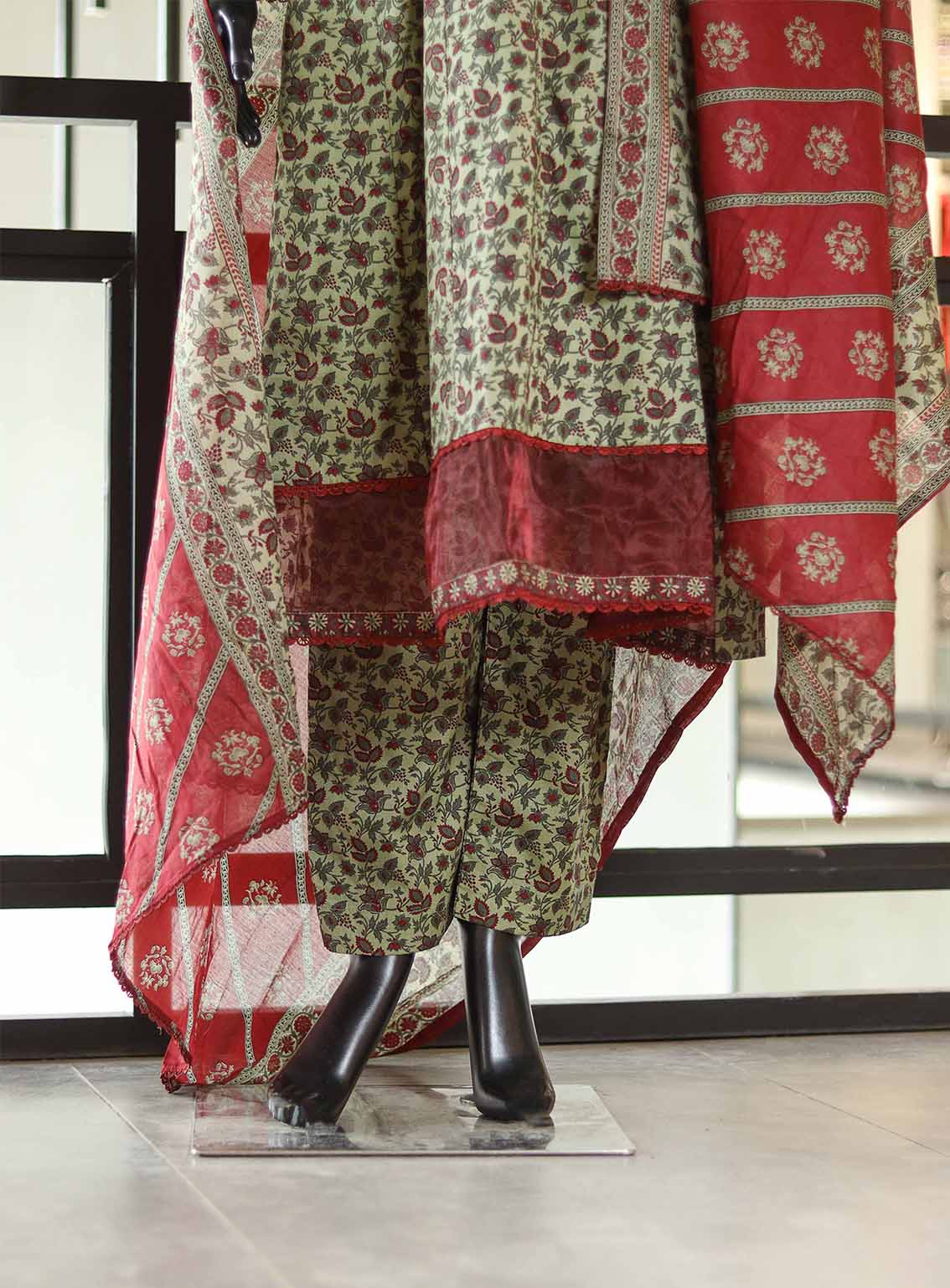 Bin Saeed Digital Printed Lawn Suits Stitched 3 Piece - BS25DPL RF13 Bin Saeed Digital Printed Lawn Suits Stitched 3 Piece - BS25DPL RF13