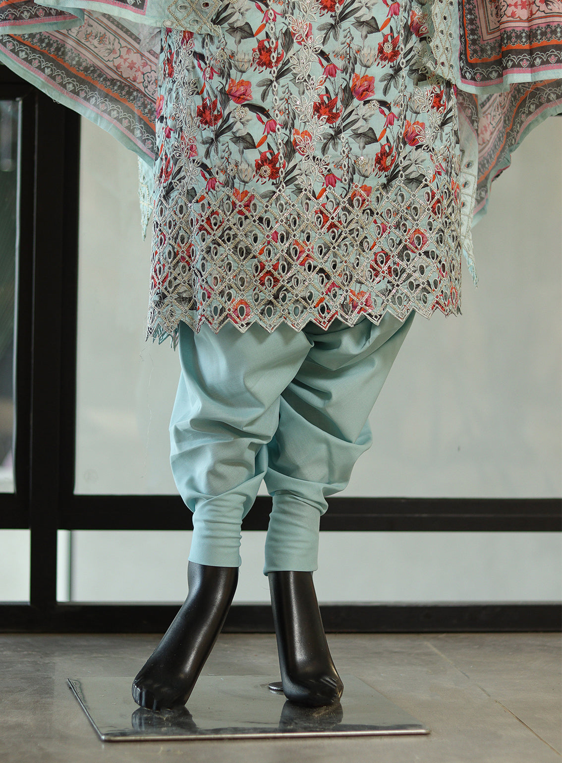 Bin Saeed Embroidered Lawn Suits Unstitched 3 Piece - BS25EC 02 Bin Saeed Embroidered Lawn Suits Unstitched 3 Piece - BS25EC 02