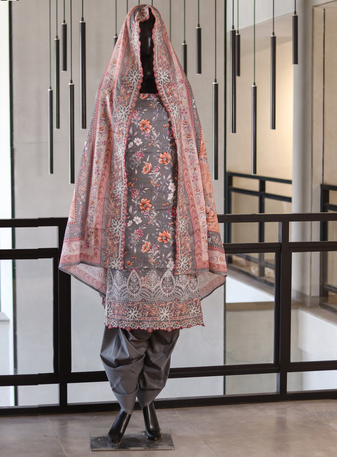 Bin Saeed Embroidered Lawn Suits Unstitched 3 Piece - BS25EC 17 Bin Saeed Embroidered Lawn Suits Unstitched 3 Piece - BS25EC 17