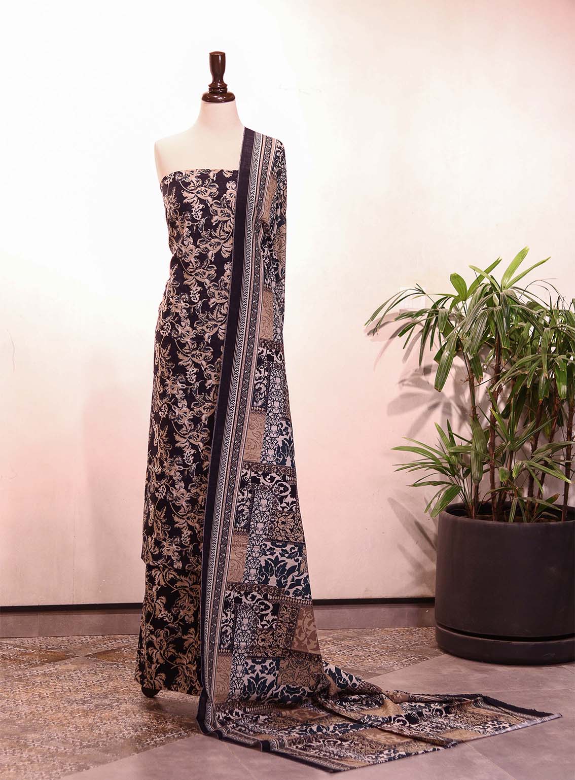 Bin Saeed Printed Khaddar Suits Unstitched 3 Piece - BS25K ALL03 Bin Saeed Printed Khaddar Suits Unstitched 3 Piece - BS25K ALL03