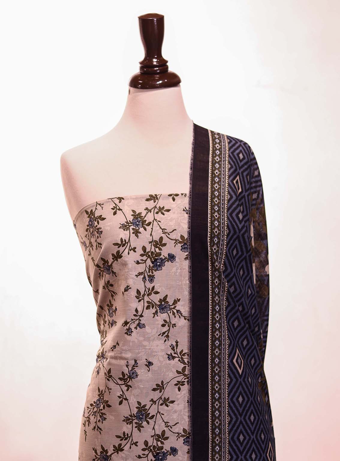 Bin Saeed Printed Khaddar Suits Unstitched 3 Piece - BS25K ALL13 Bin Saeed Printed Khaddar Suits Unstitched 3 Piece - BS25K ALL13