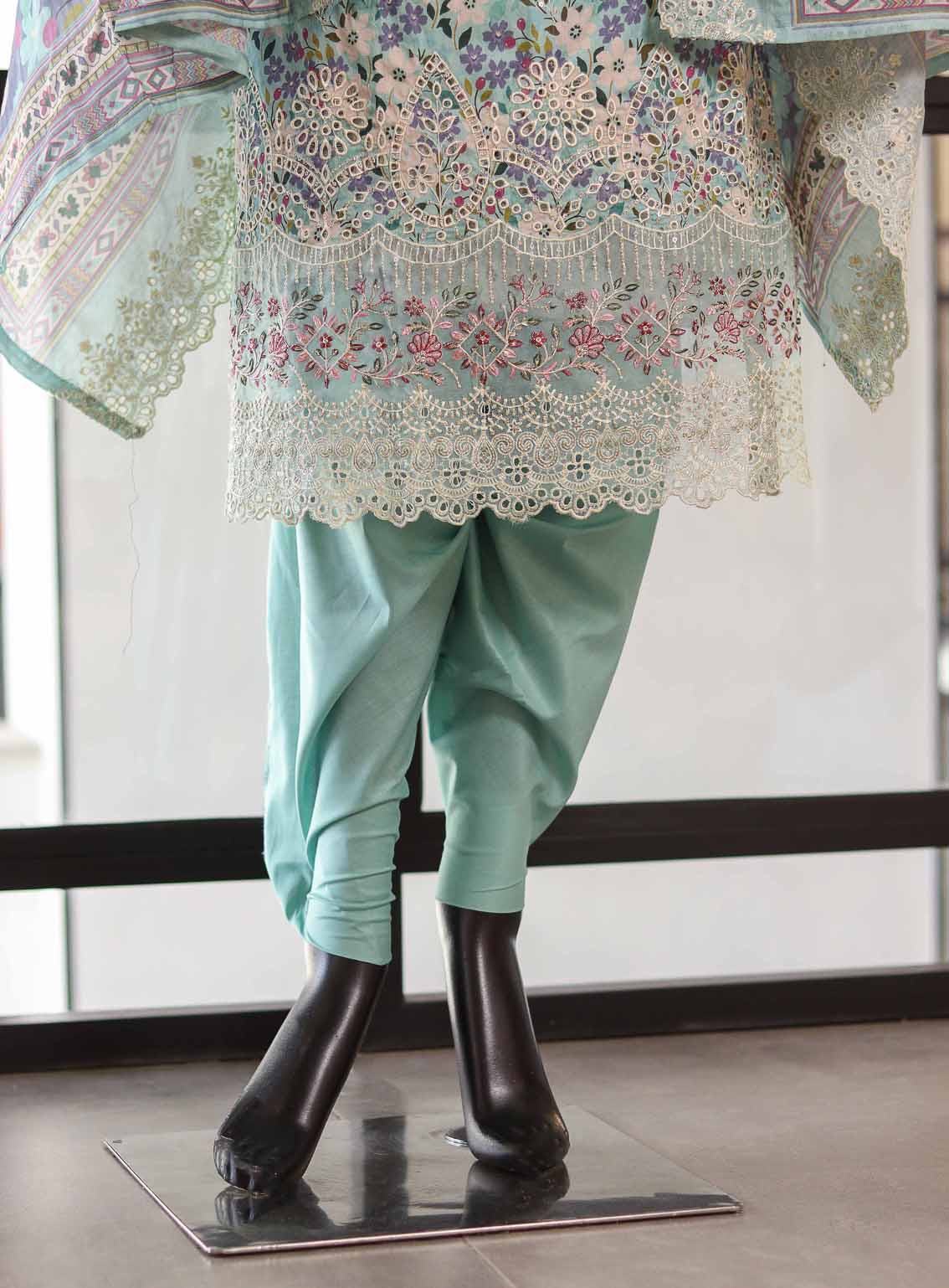 Bin Saeed Embroidered Lawn Suits Unstitched 3 Piece - BS25EC 197 Bin Saeed Embroidered Lawn Suits Unstitched 3 Piece - BS25EC 197