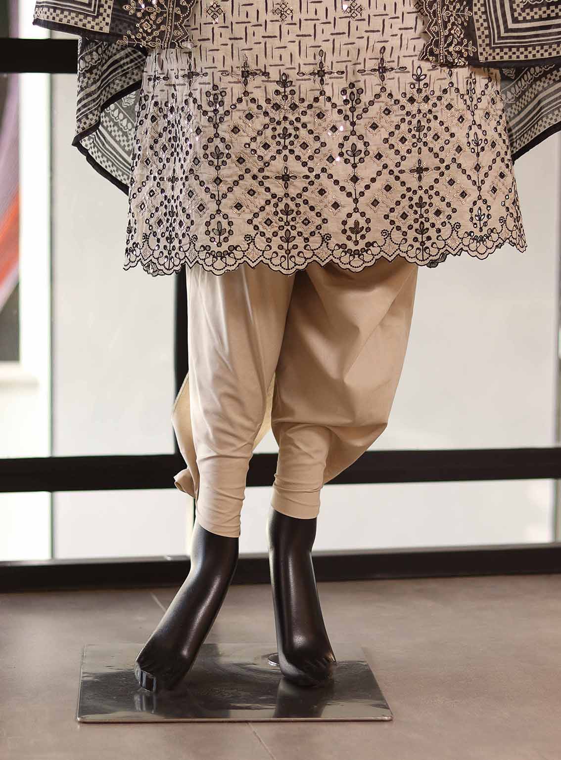 Bin Saeed Embroidered Lawn Suits Unstitched 3 Piece - BS25EC 30 Bin Saeed Embroidered Lawn Suits Unstitched 3 Piece - BS25EC 30