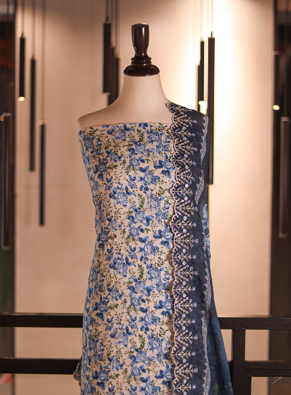 Bin Saeed Digital Embroidered Lawn 3 Piece Unstitched Suits BS26DEL D-981 Bin Saeed Digital Embroidered Lawn 3 Piece Unstitched Suits BS26DEL D-981