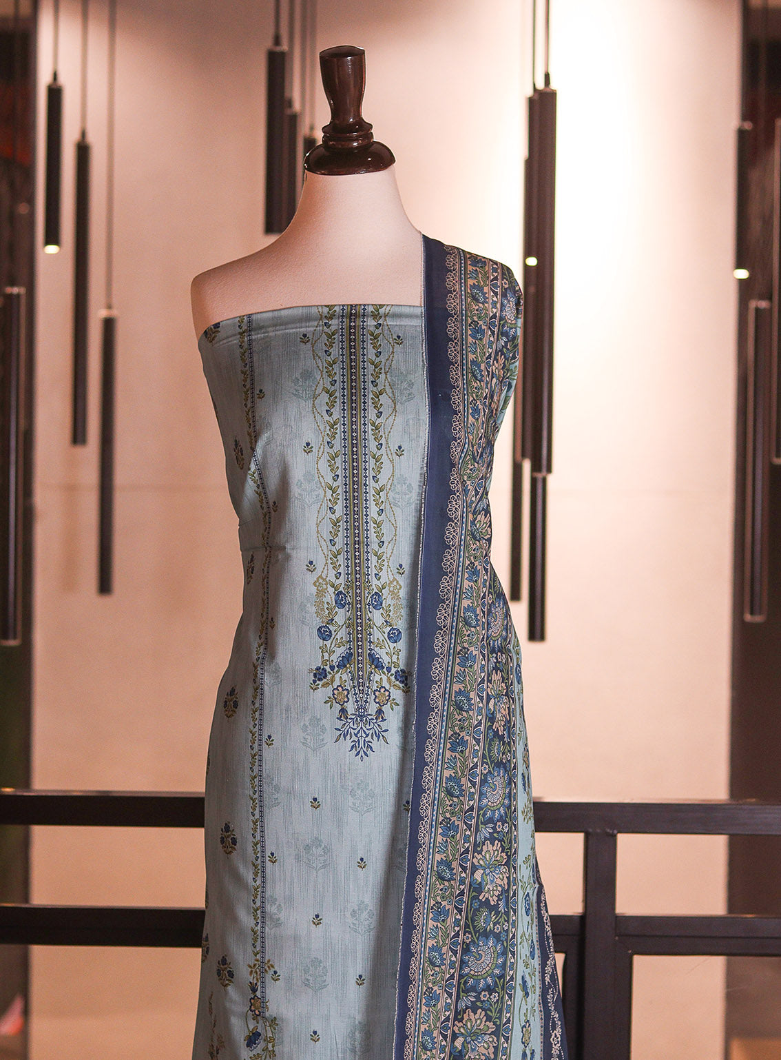 Bin Saeed Digital Printed Cotton 3 Piece Unstitched Suits BS26DPL D-039 SGNBL Bin Saeed Digital Printed Cotton 3 Piece Unstitched Suits BS26DPL D-039 SGNBL