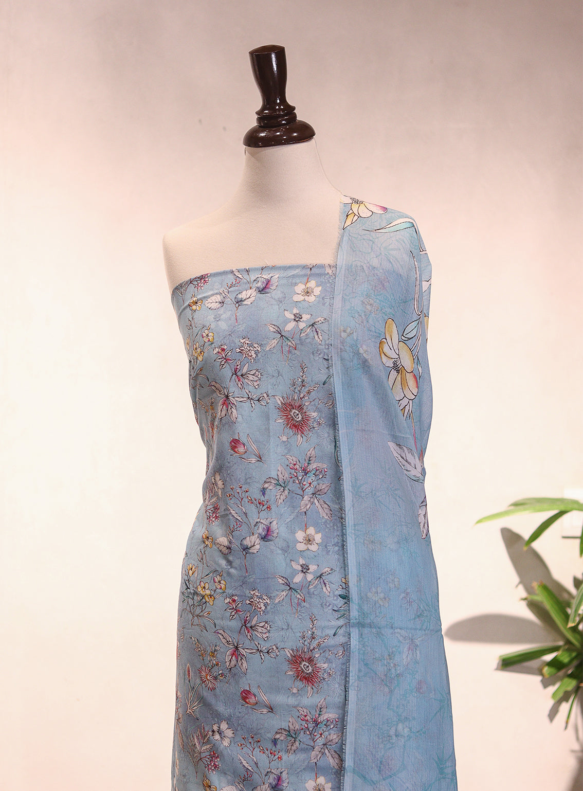 Bin Saeed Digital Printed Lawn 3 Piece Unstitched Suit BS26P D-219 Bin Saeed Digital Printed Lawn 3 Piece Unstitched Suit BS26P D-219