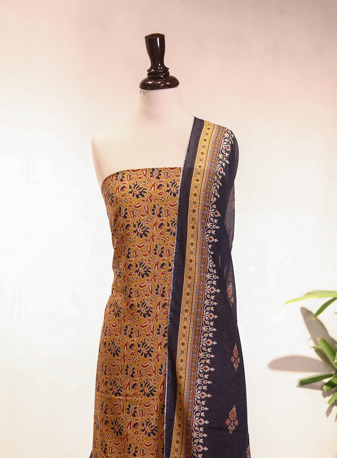 Bin Saeed Digital Printed Lawn 3 Piece Unstitched Suit BS26P D-228 Bin Saeed Digital Printed Lawn 3 Piece Unstitched Suit BS26P D-228