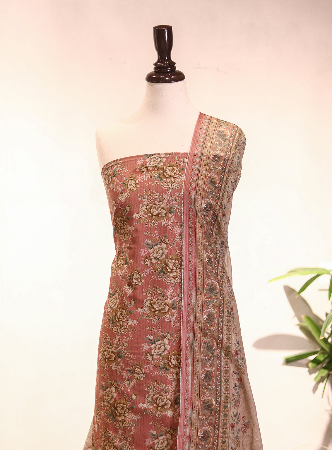 Bin Saeed Digital Printed Lawn 3 Piece Unstitched Suit BS26P D-233 Bin Saeed Digital Printed Lawn 3 Piece Unstitched Suit BS26P D-233