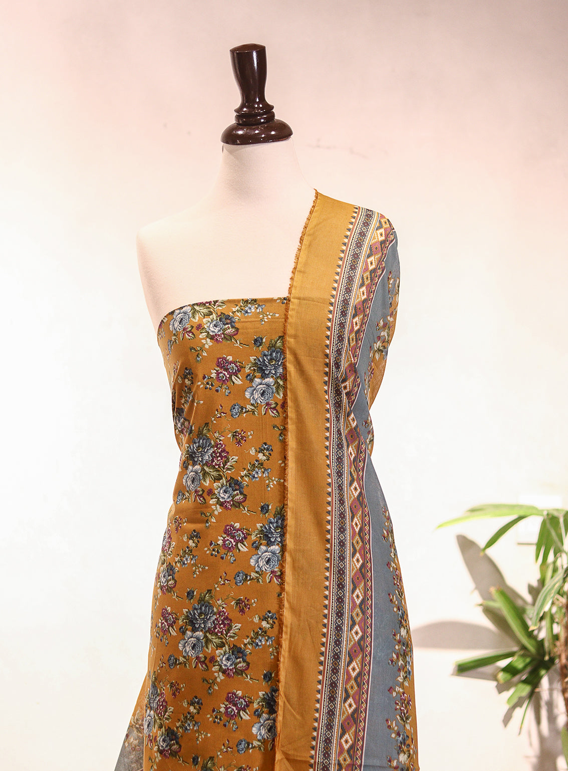 Bin Saeed Digital Printed Lawn 3 Piece Unstitched Suit BS26P D-ALL54 Bin Saeed Digital Printed Lawn 3 Piece Unstitched Suit BS26P D-ALL54